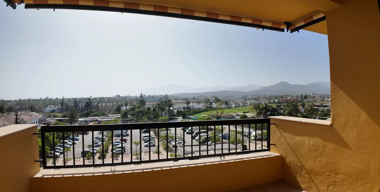 Sale of middle floor apartment in San Pedro de Alcántara 4