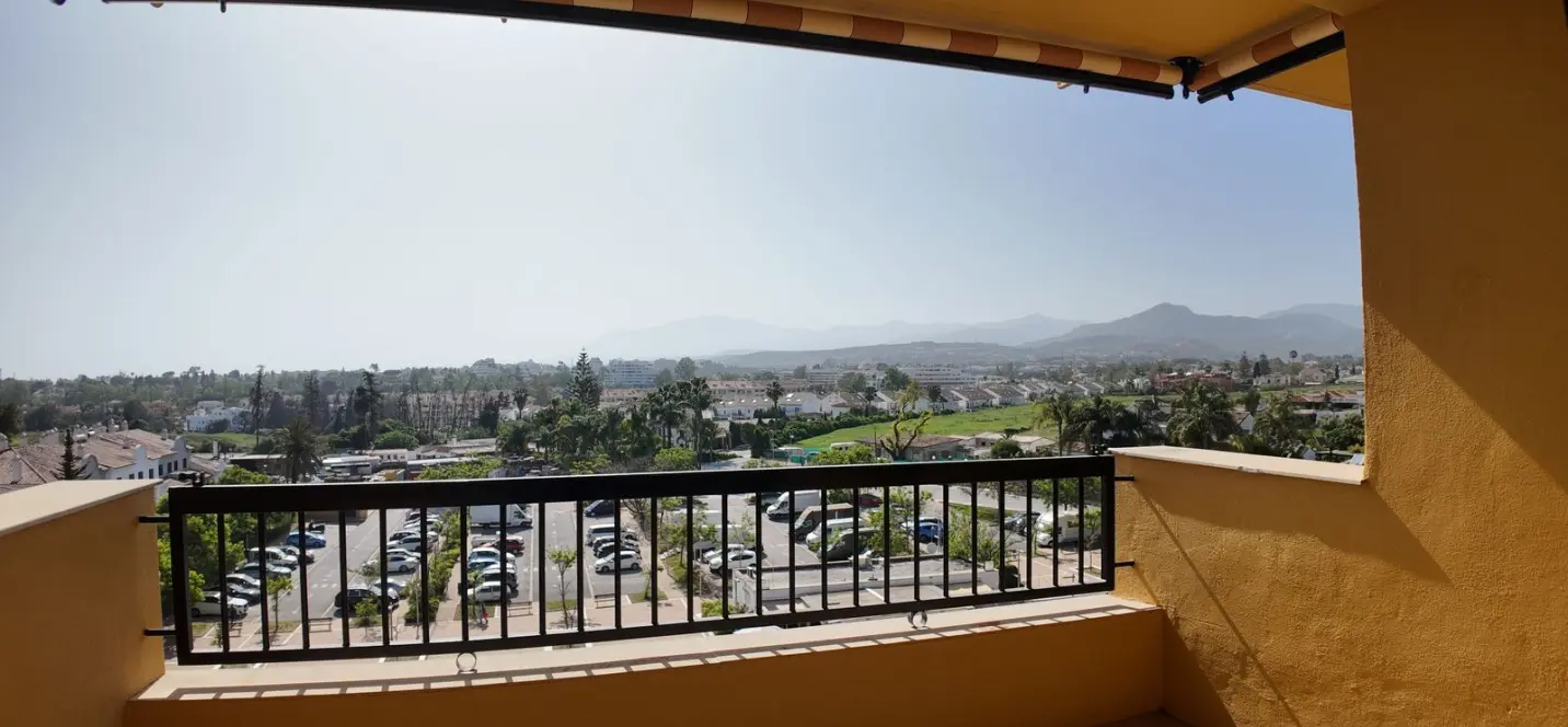 Venta de apartamento en planta media en San Pedro de Alcántara 3