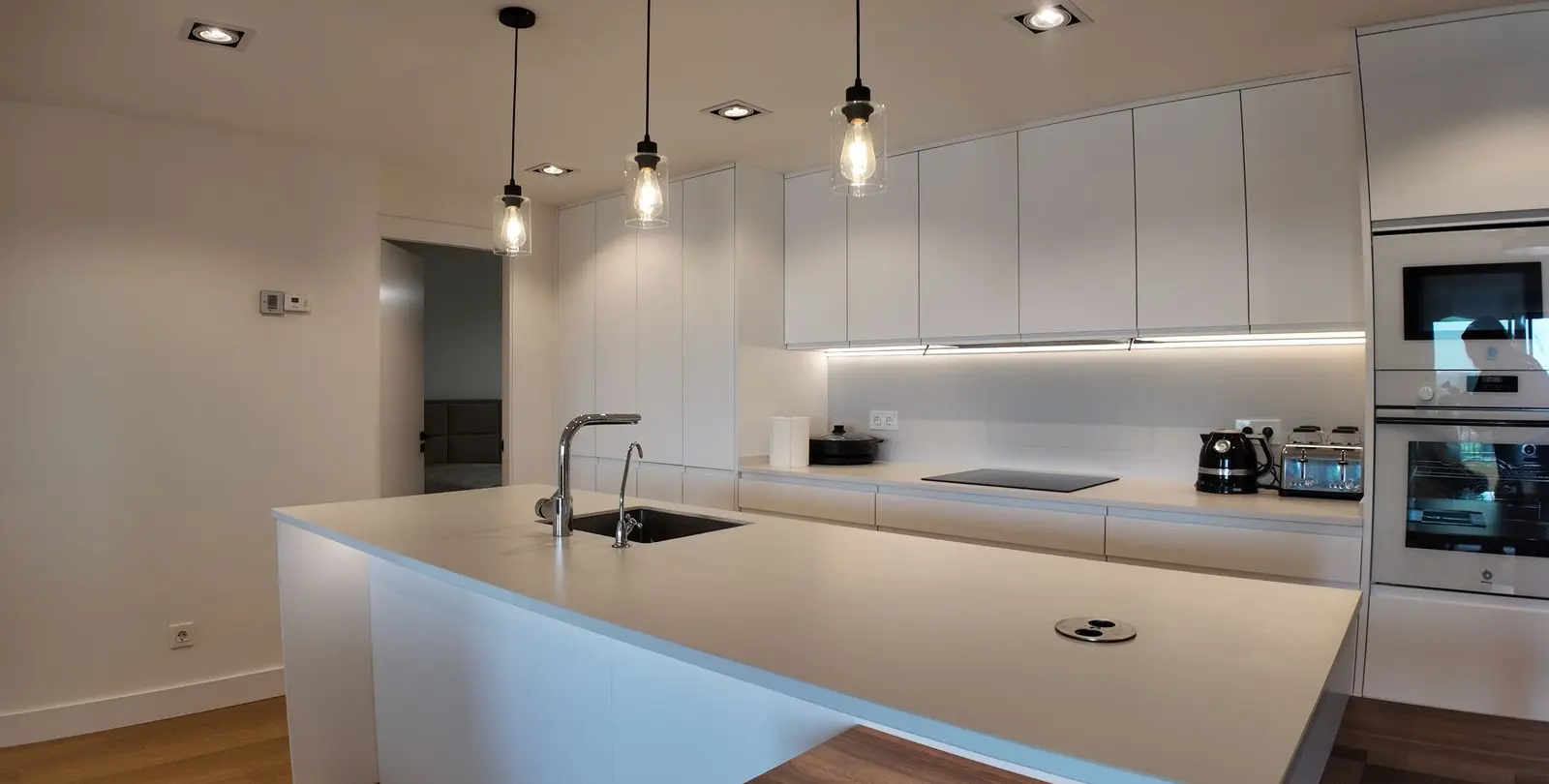 Sale of middle floor apartment in San Pedro de Alcántara 12