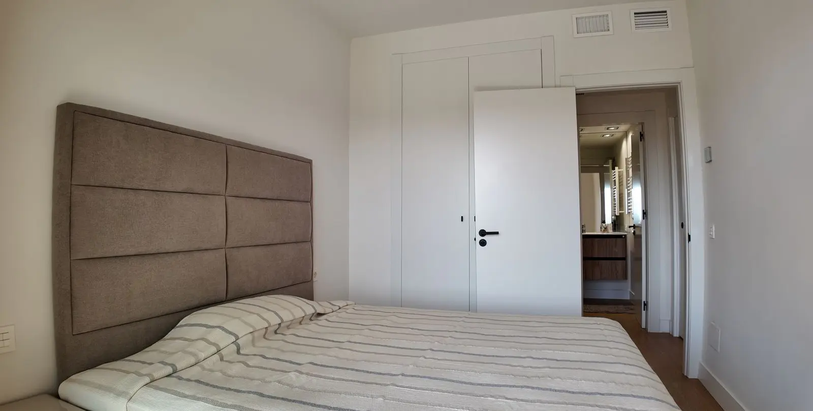 Sale of middle floor apartment in San Pedro de Alcántara 16