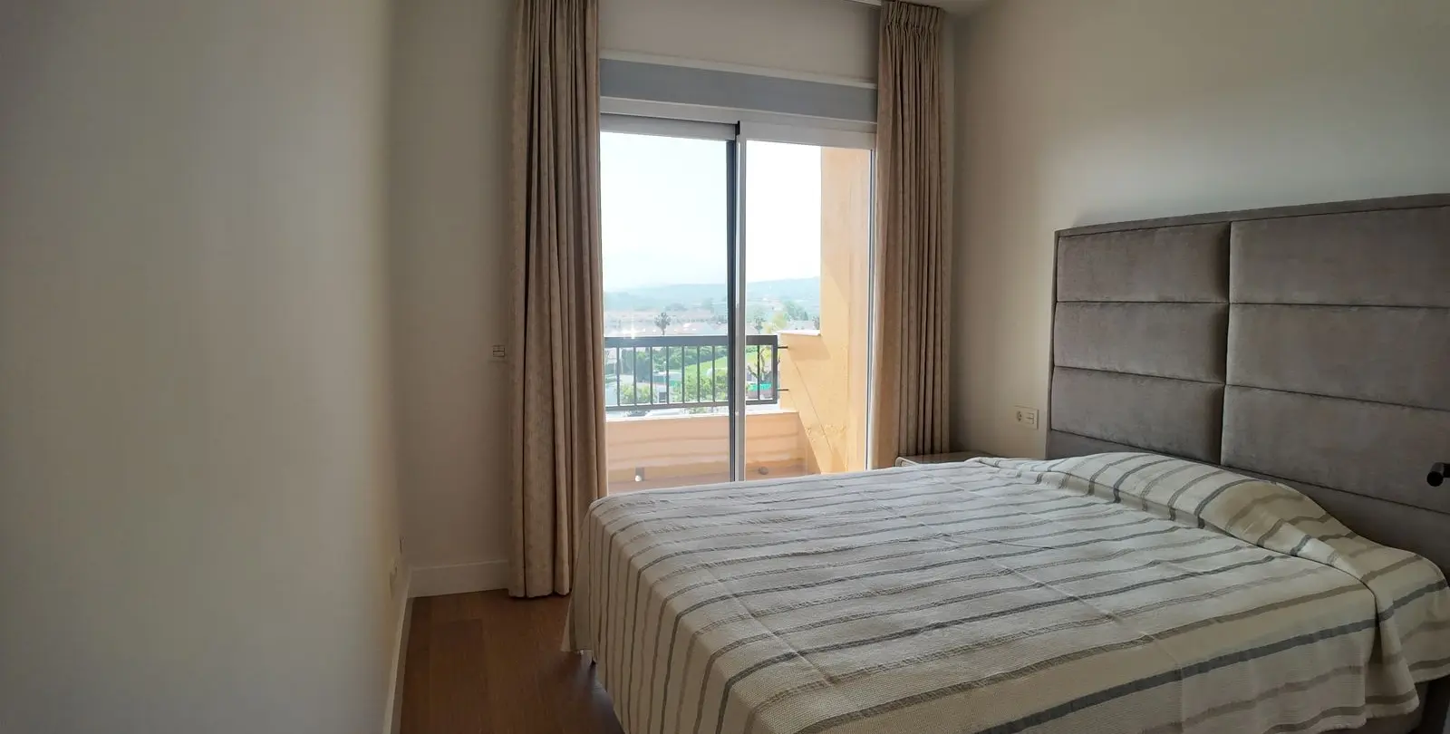 Sale of middle floor apartment in San Pedro de Alcántara 17