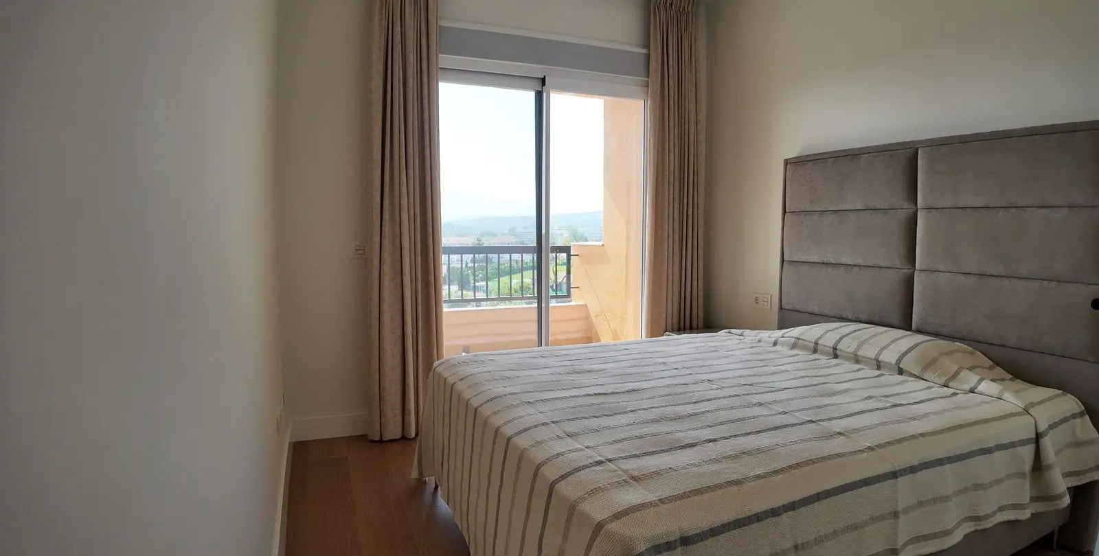 Sale of middle floor apartment in San Pedro de Alcántara 21