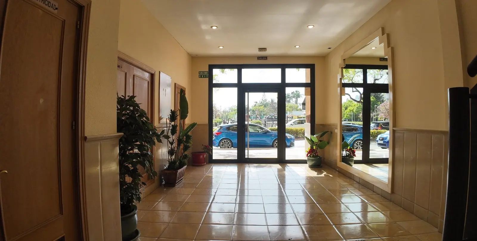 Sale of middle floor apartment in San Pedro de Alcántara 32