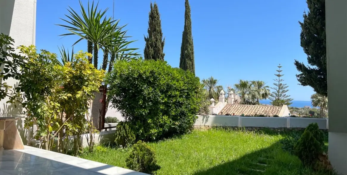 Продажа таунхауса в Calahonda 16