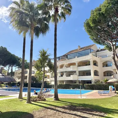 Продажа апартаментов на первом этаже в Elviria