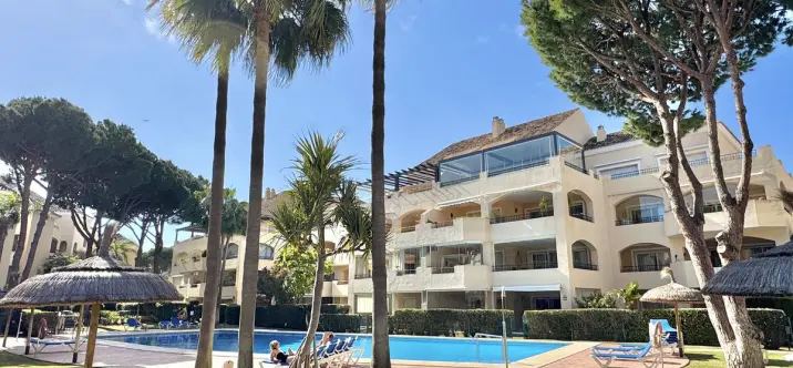 Продажа апартаментов на первом этаже в Elviria 0