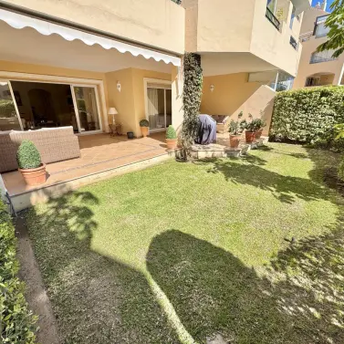 Продажа апартаментов на первом этаже в Elviria