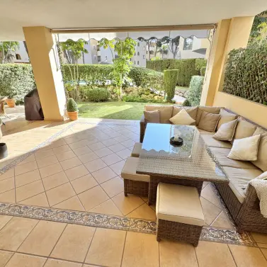 Продажа апартаментов на первом этаже в Elviria