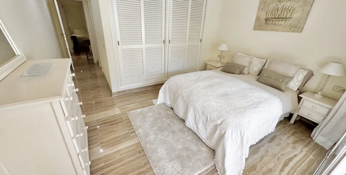 Venta de apartamento en planta baja en Elviria 12