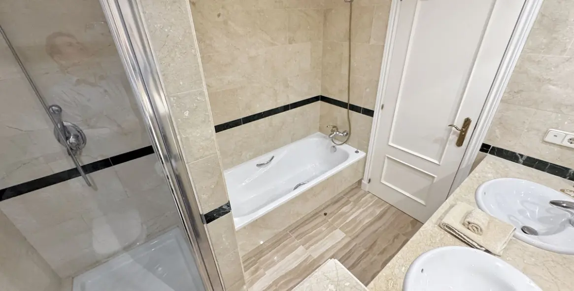 Venta de apartamento en planta baja en Elviria 14