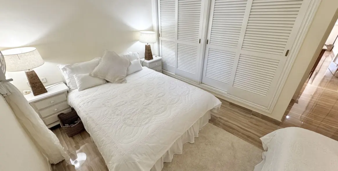 Venta de apartamento en planta baja en Elviria 16