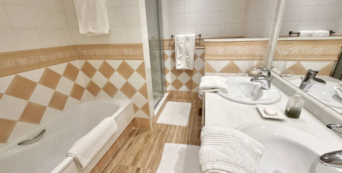 Venta de apartamento en planta baja en Elviria 17