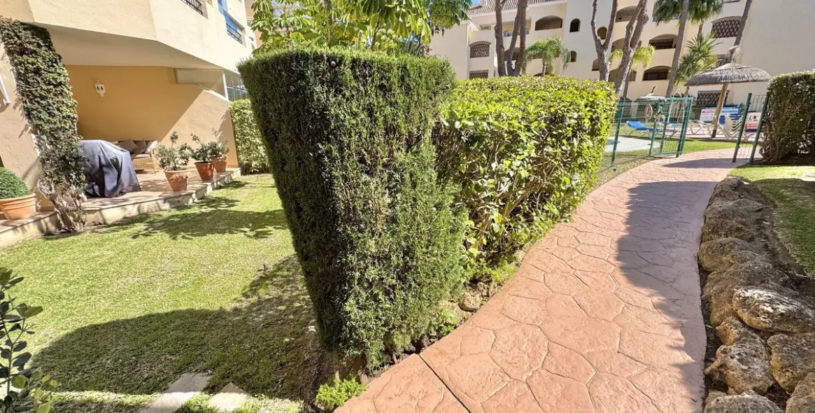 Venta de apartamento en planta baja en Elviria 22