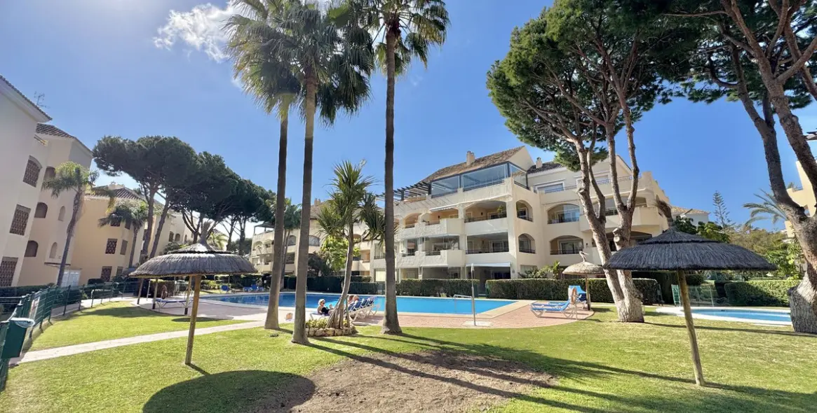 Venta de apartamento en planta baja en Elviria 24