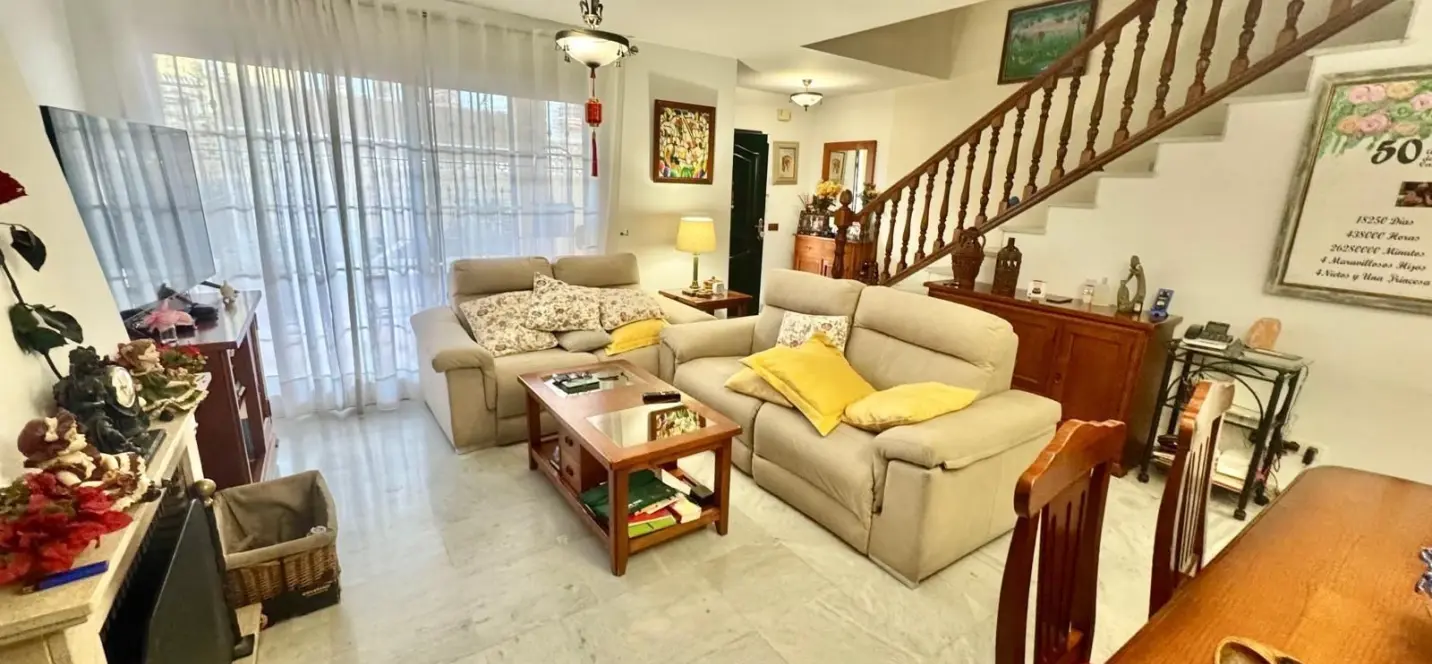 Sale of townhouse in Montemar 2