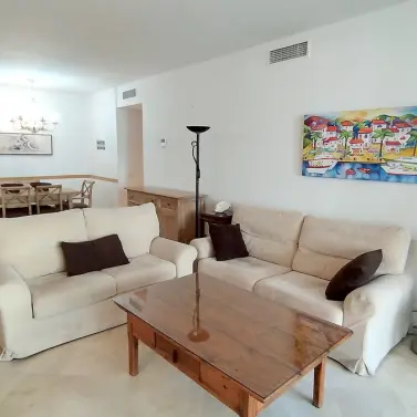 Venta de apartamento en planta media en Costalita