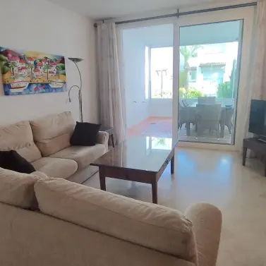 Venta de apartamento en planta media en Costalita