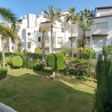 Venta de apartamento en planta media en Costalita