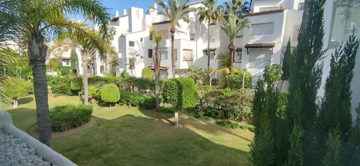 Venta de apartamento en planta media en Costalita 4