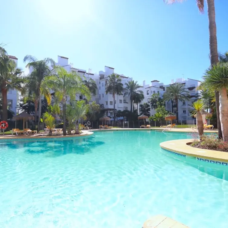 Sale of middle floor apartment in Costalita