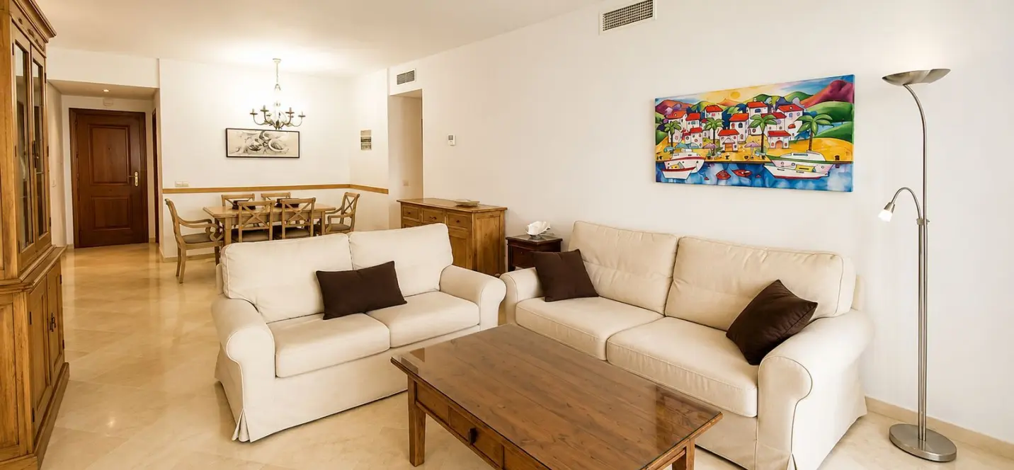 Sale of middle floor apartment in Costalita 2