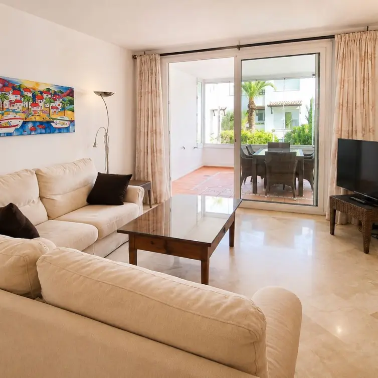 Sale of middle floor apartment in Costalita
