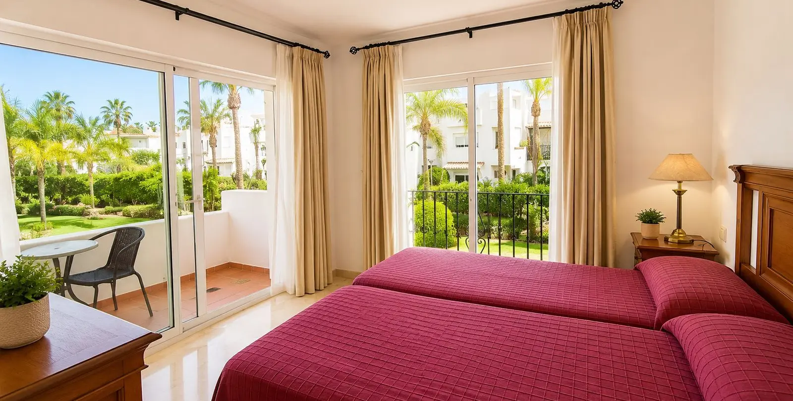 Sale of middle floor apartment in Costalita 9