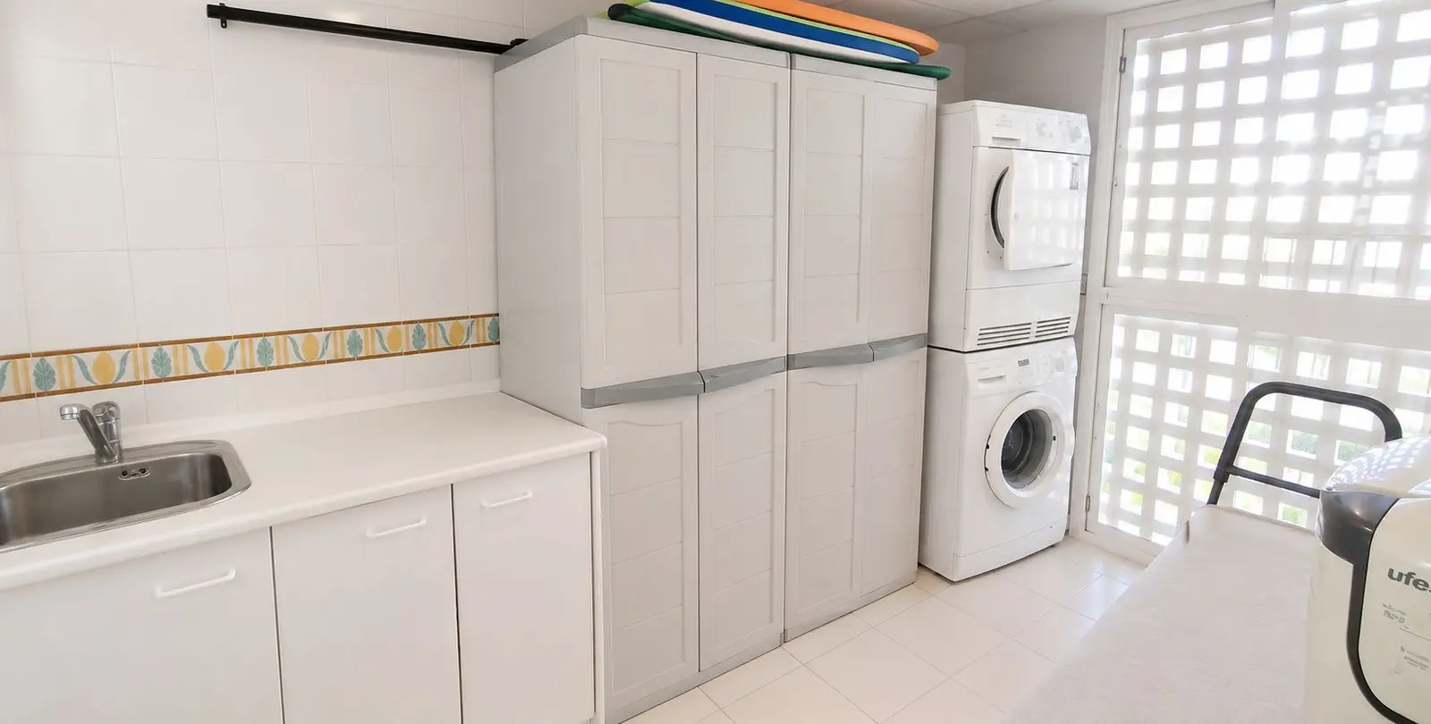 Sale of middle floor apartment in Costalita 23