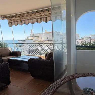 Venta de apartamento en planta media en Calahonda
