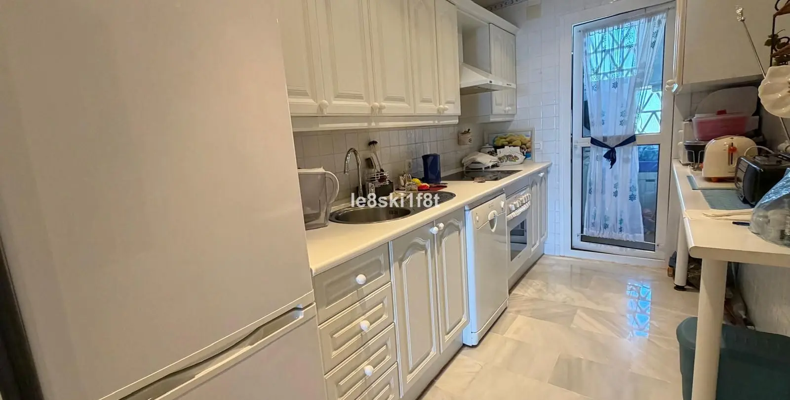 Продажа апартаментов на среднем этаже в Calahonda 8