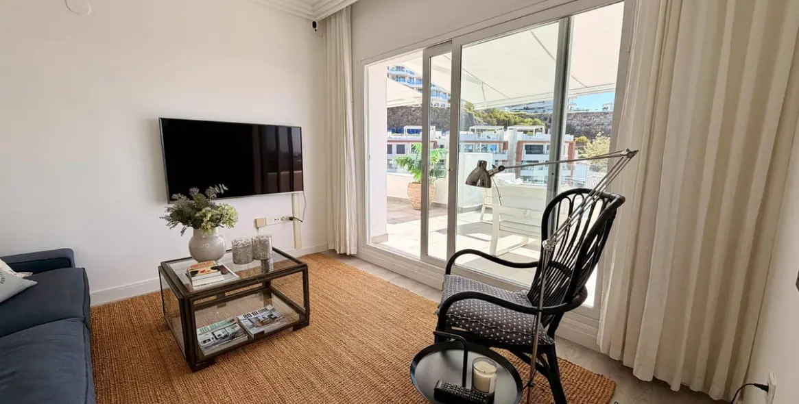 Sale of middle floor apartment in Benahavís 3