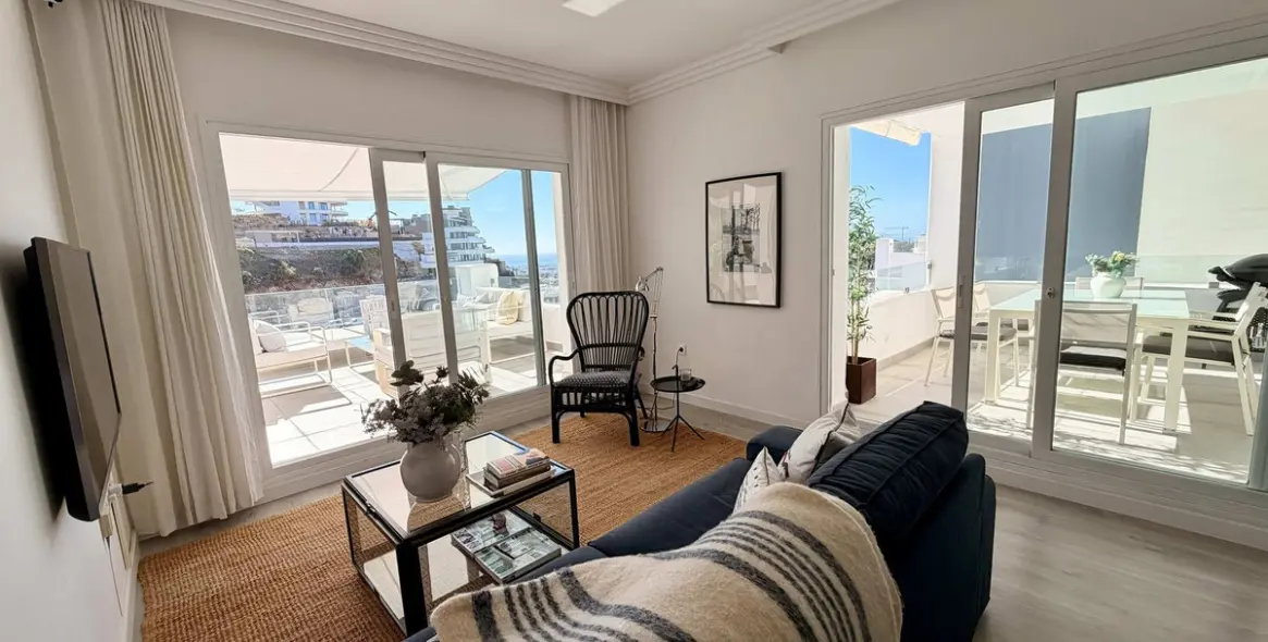 Sale of middle floor apartment in Benahavís 4