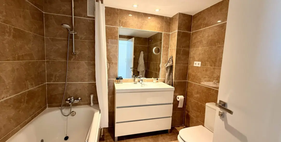 Sale of middle floor apartment in Benahavís 21