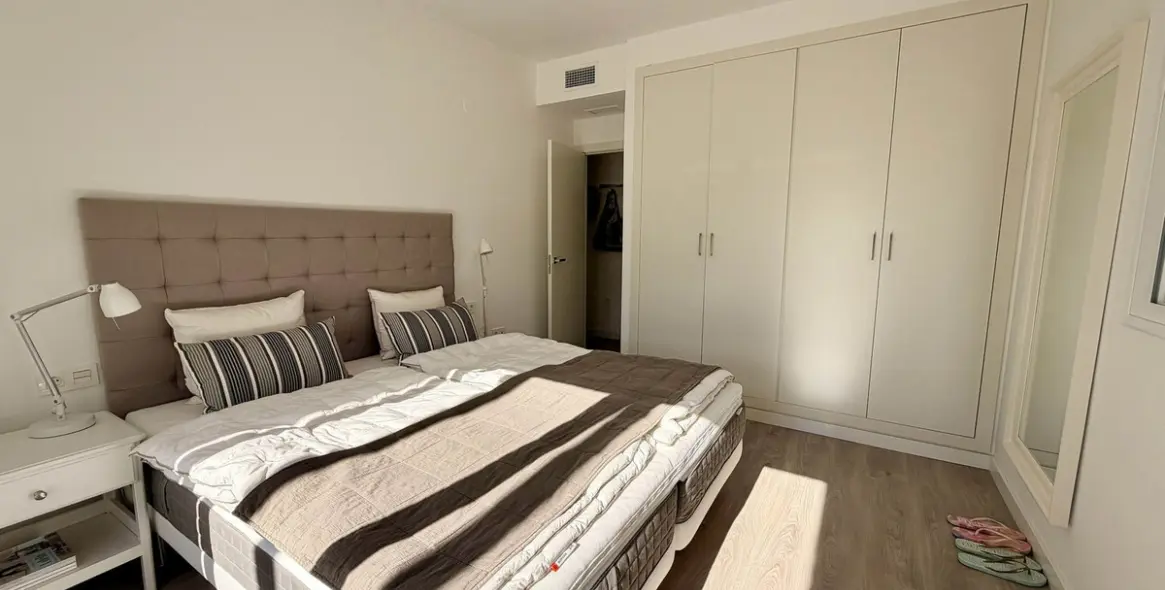 Sale of middle floor apartment in Benahavís 23