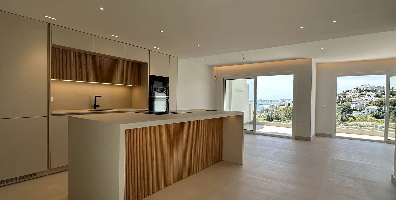 Sale of townhouse in Torrequebrada 9