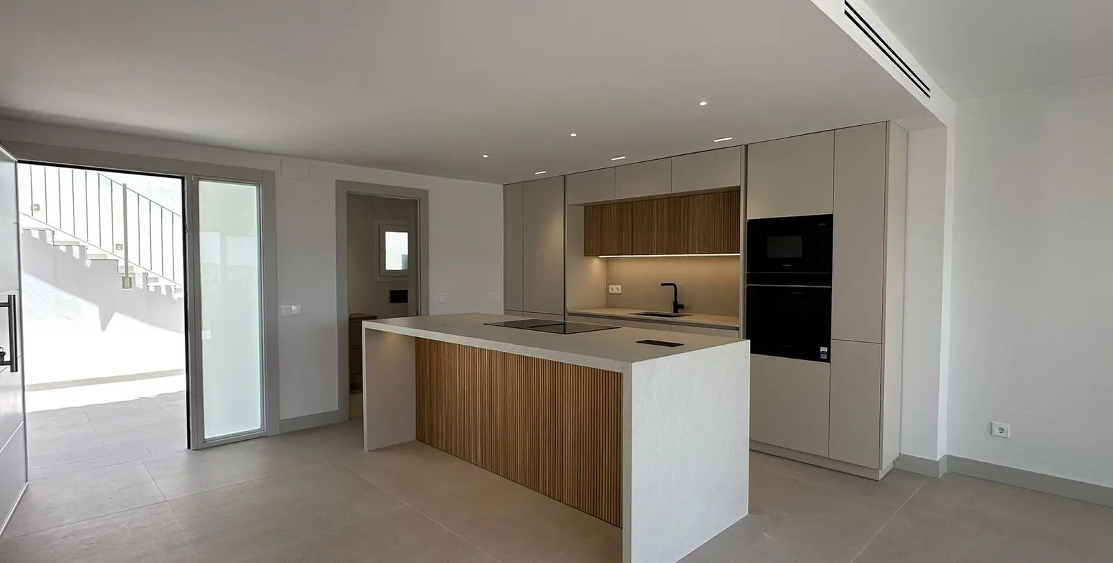Sale of townhouse in Torrequebrada 17