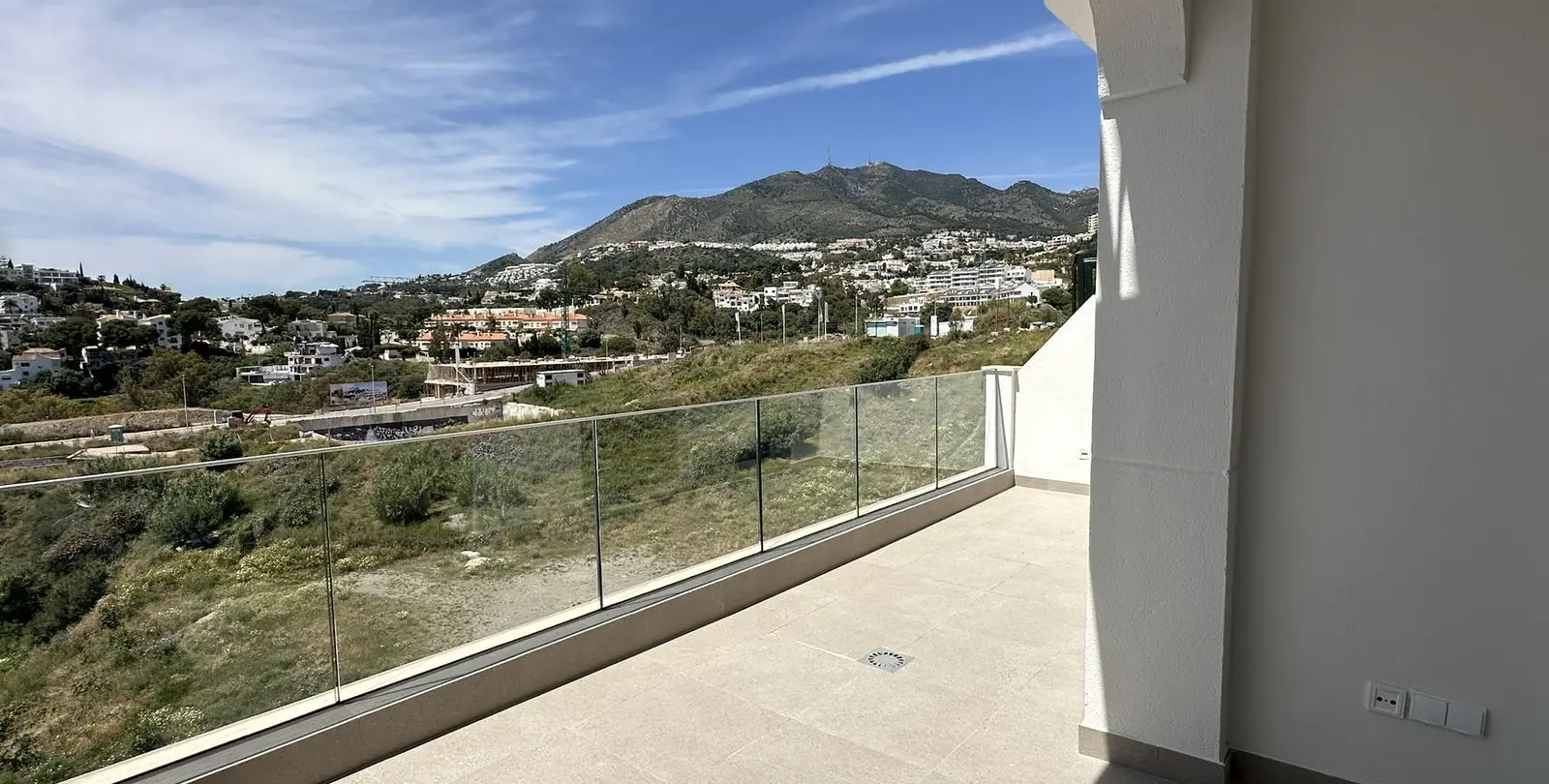 Sale of townhouse in Torrequebrada 27