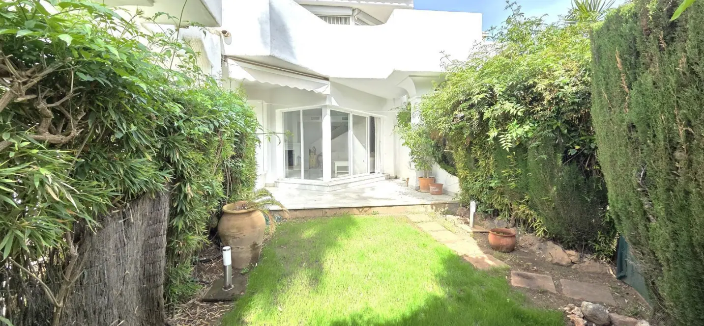 Продажа дома на две семьи в Marbella 2