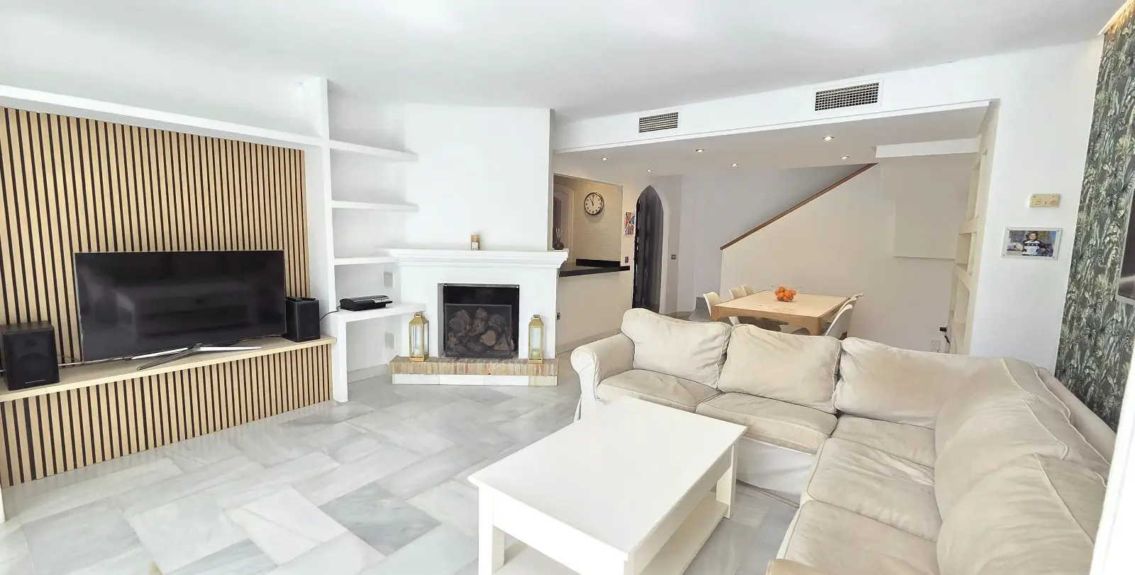 Продажа дома на две семьи в Marbella 4