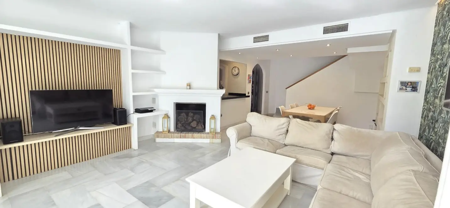 Продажа дома на две семьи в Marbella 3