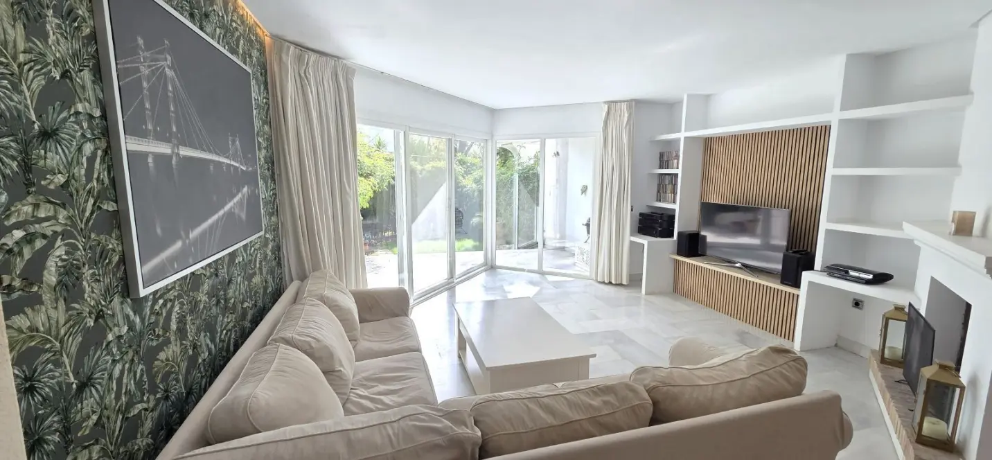 Продажа дома на две семьи в Marbella 4
