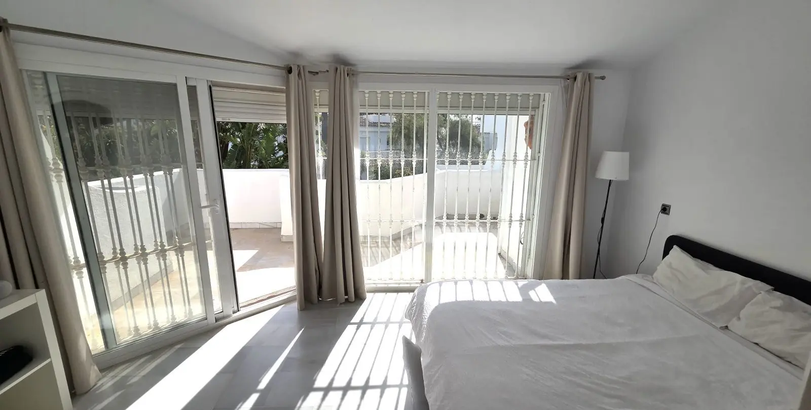 Продажа дома на две семьи в Marbella 9