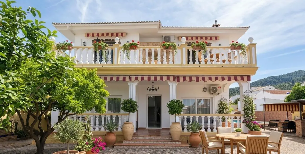 Sale of detached villa in Alhaurín de la Torre 1