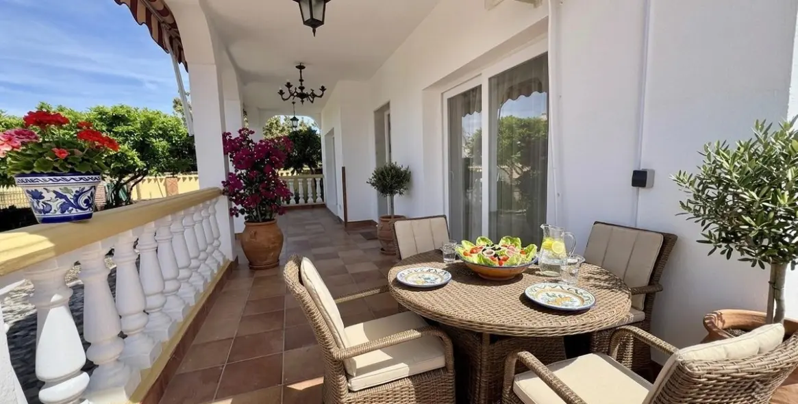 Sale of detached villa in Alhaurín de la Torre 2