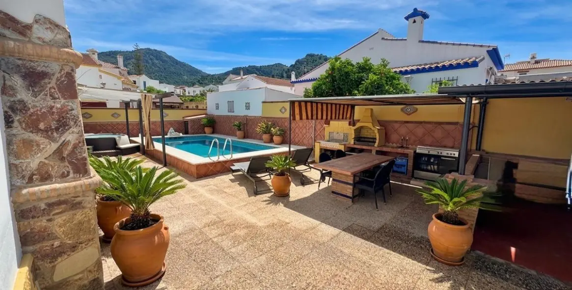 Sale of detached villa in Alhaurín de la Torre 3