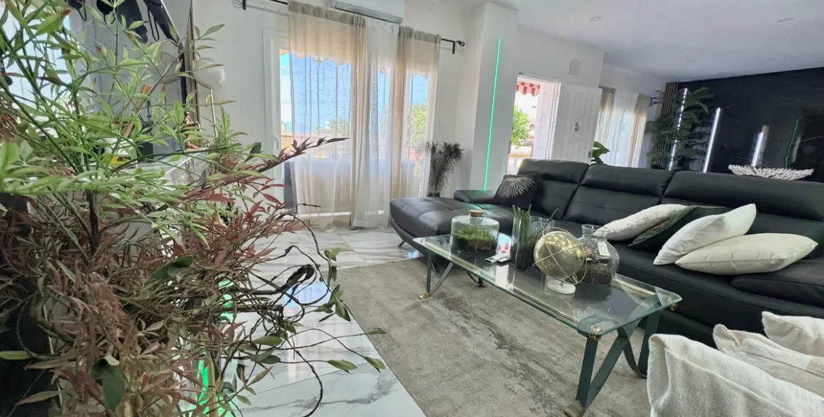 Sale of detached villa in Alhaurín de la Torre 9