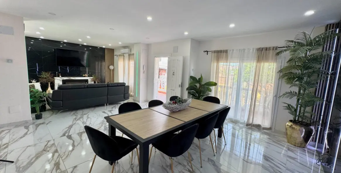 Sale of detached villa in Alhaurín de la Torre 12