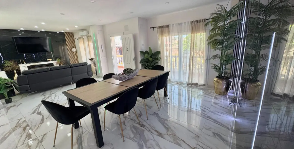 Sale of detached villa in Alhaurín de la Torre 13