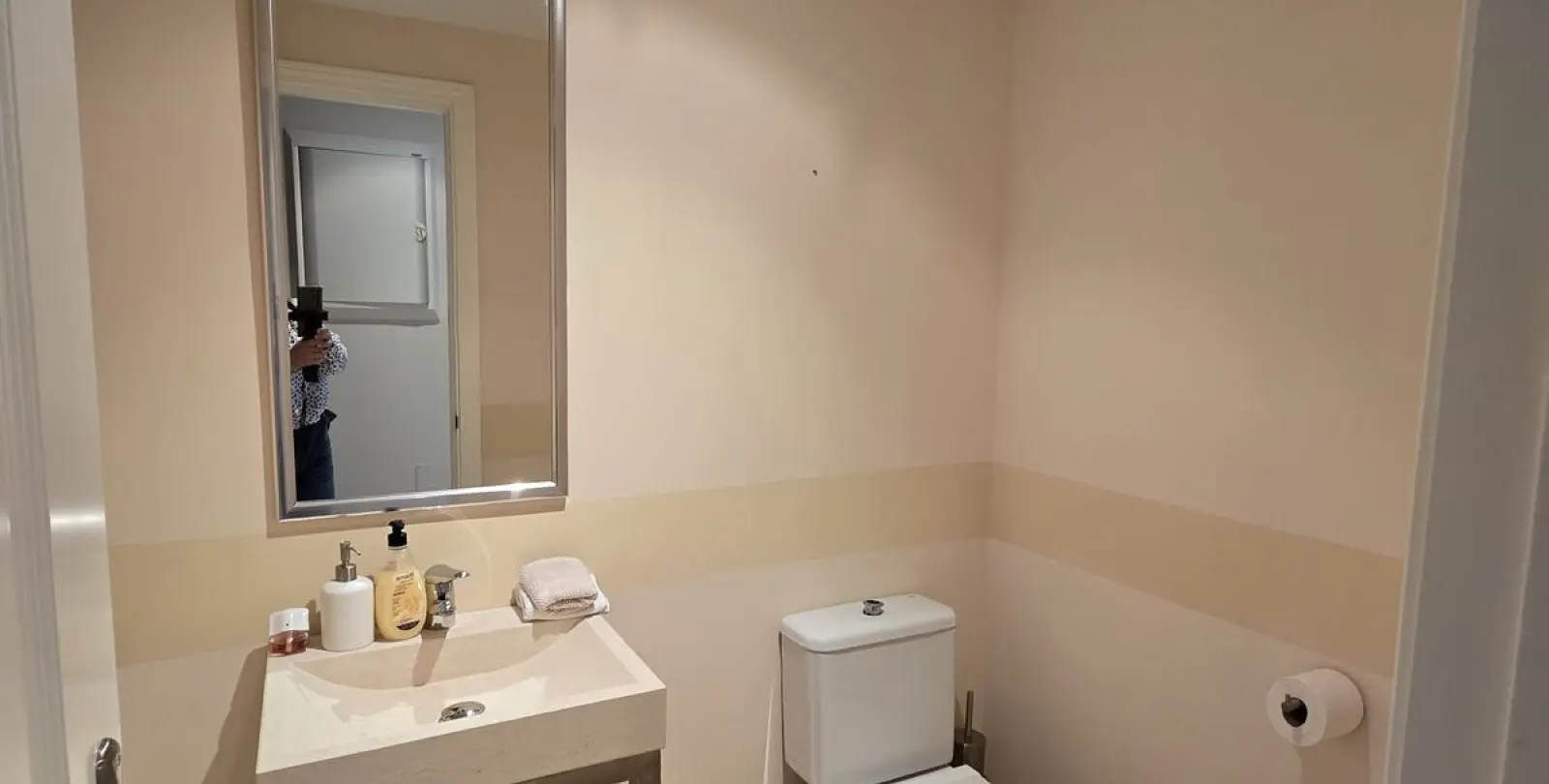 Sale of middle floor apartment in Benahavís 30