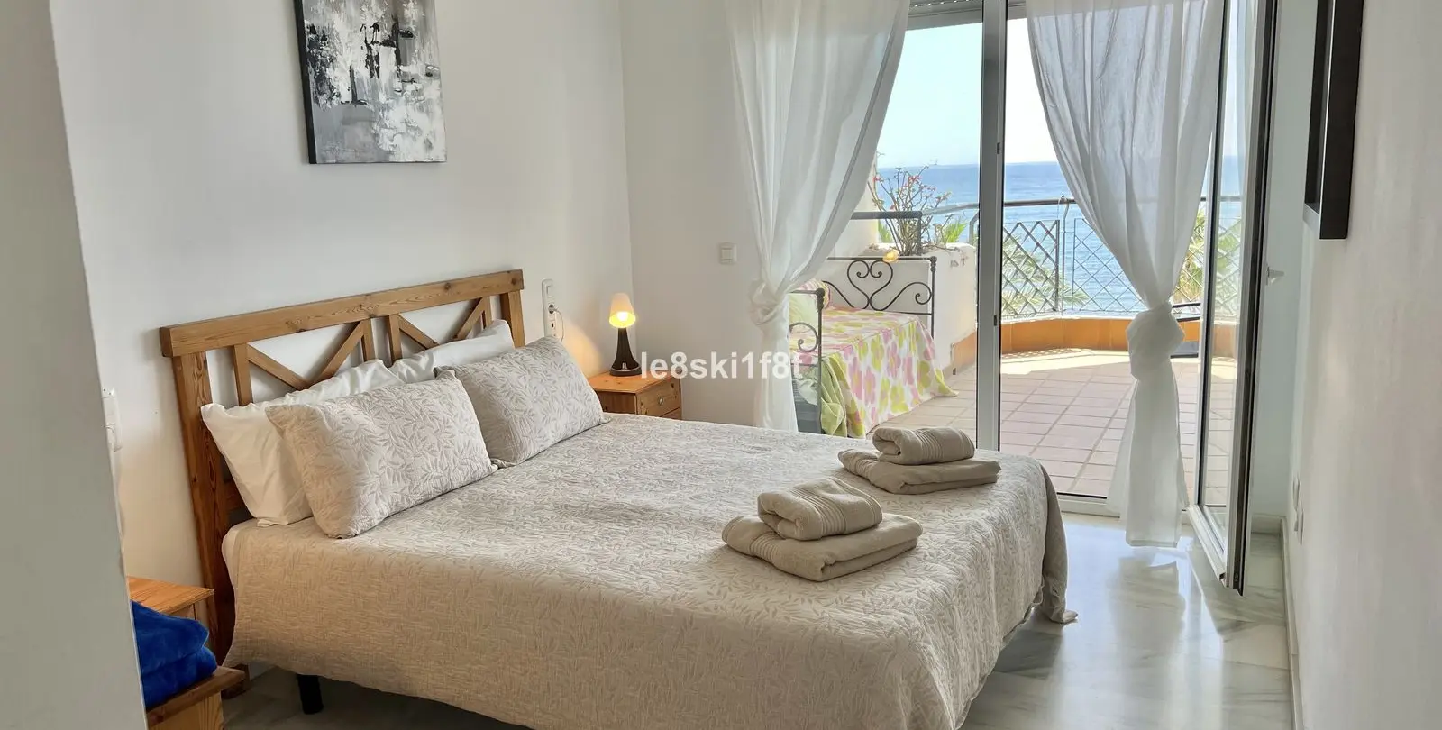Sale of middle floor apartment in Calahonda 7
